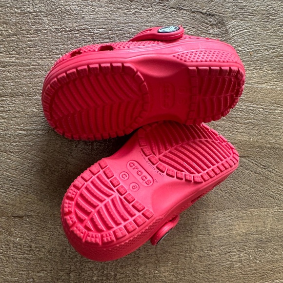 CROCS Red Kids' Clogs with Disney Cars Lightning McQueen Charms - 6C - Picture 8 of 8